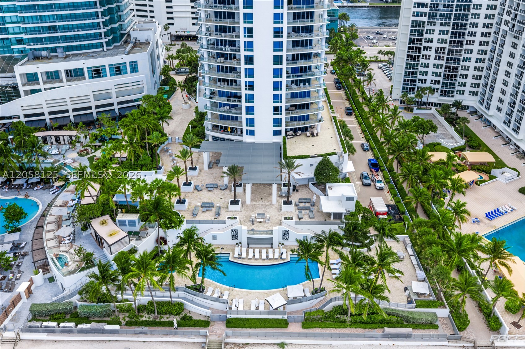 DIPLOMAT OCEANFRONT RESID - Residential