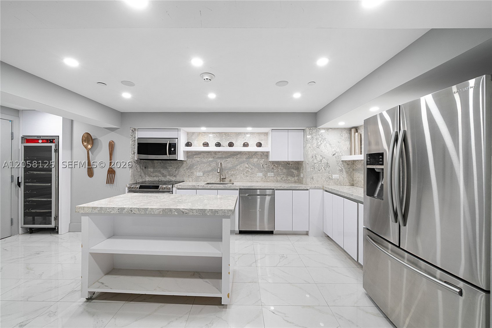 DIPLOMAT OCEANFRONT RESID - Residential