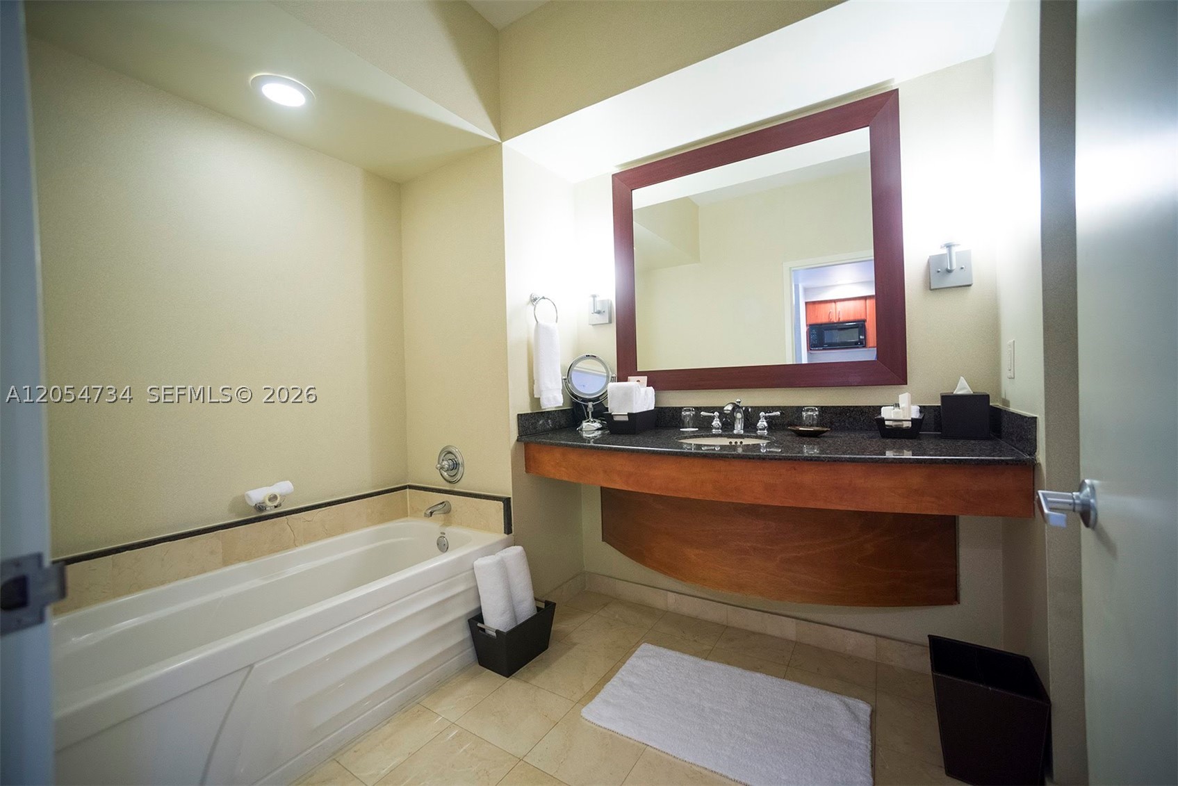 TRUMP INTERNATIONAL SONES - Residential