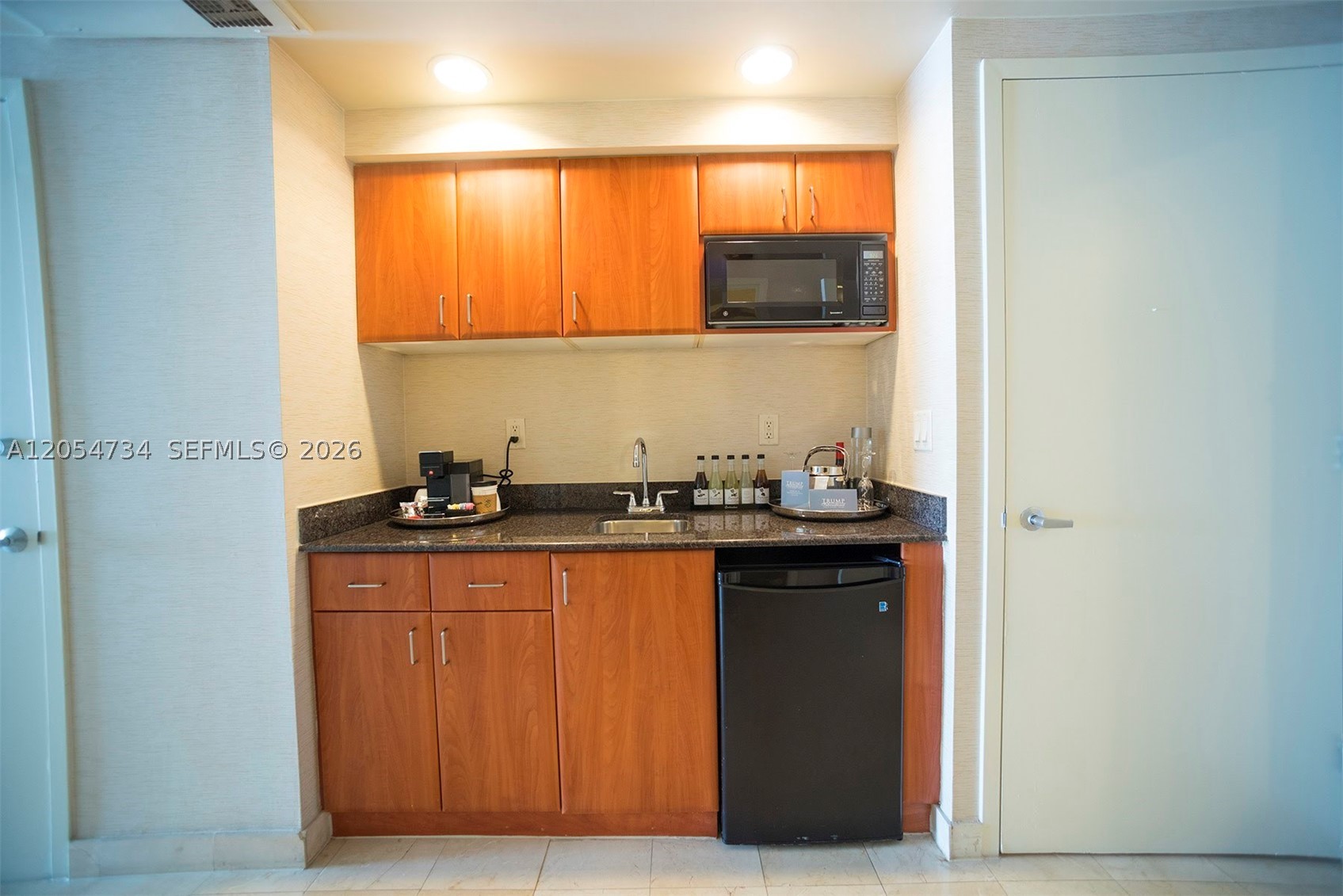 TRUMP INTERNATIONAL SONES - Residential