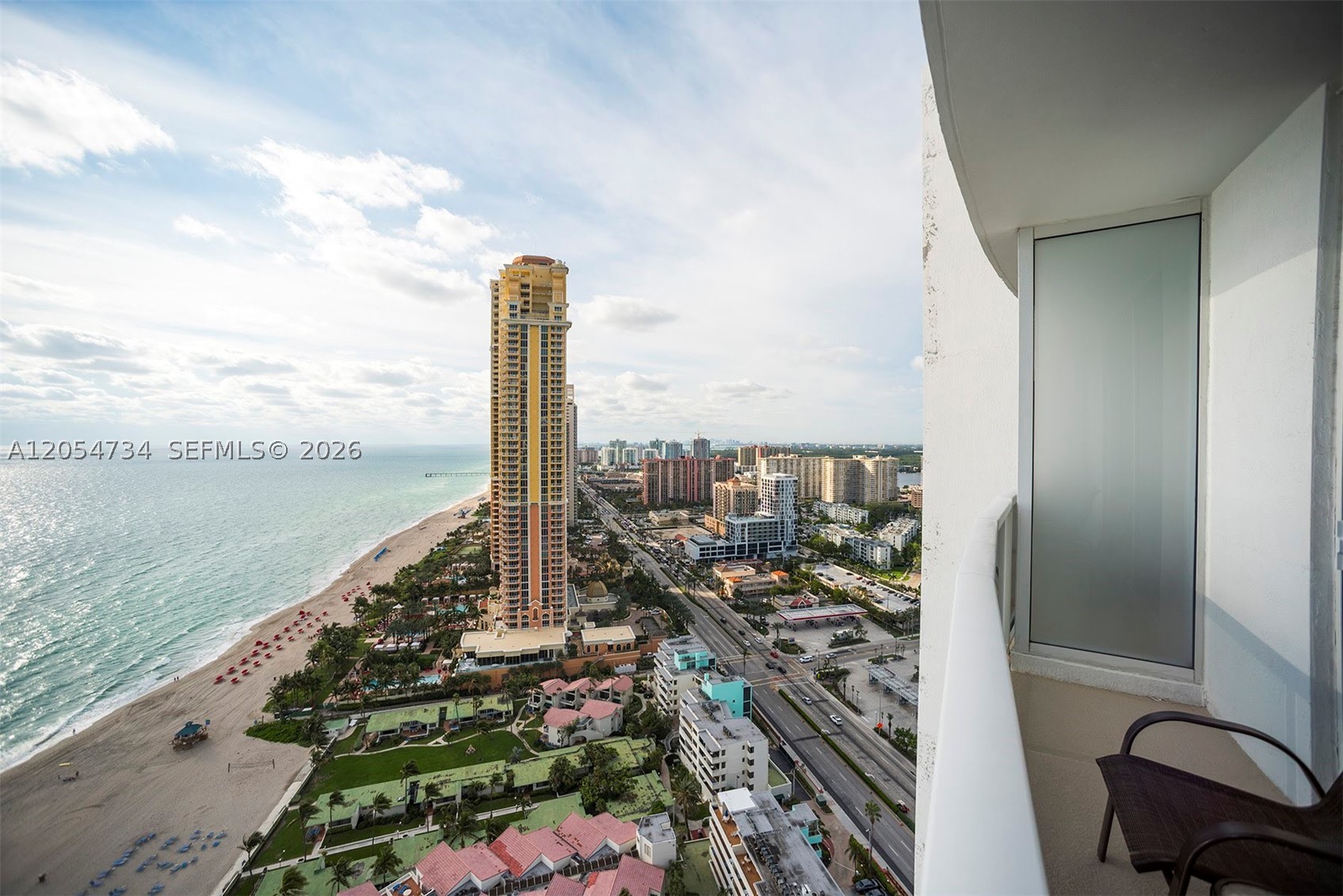 TRUMP INTERNATIONAL SONES - Residential