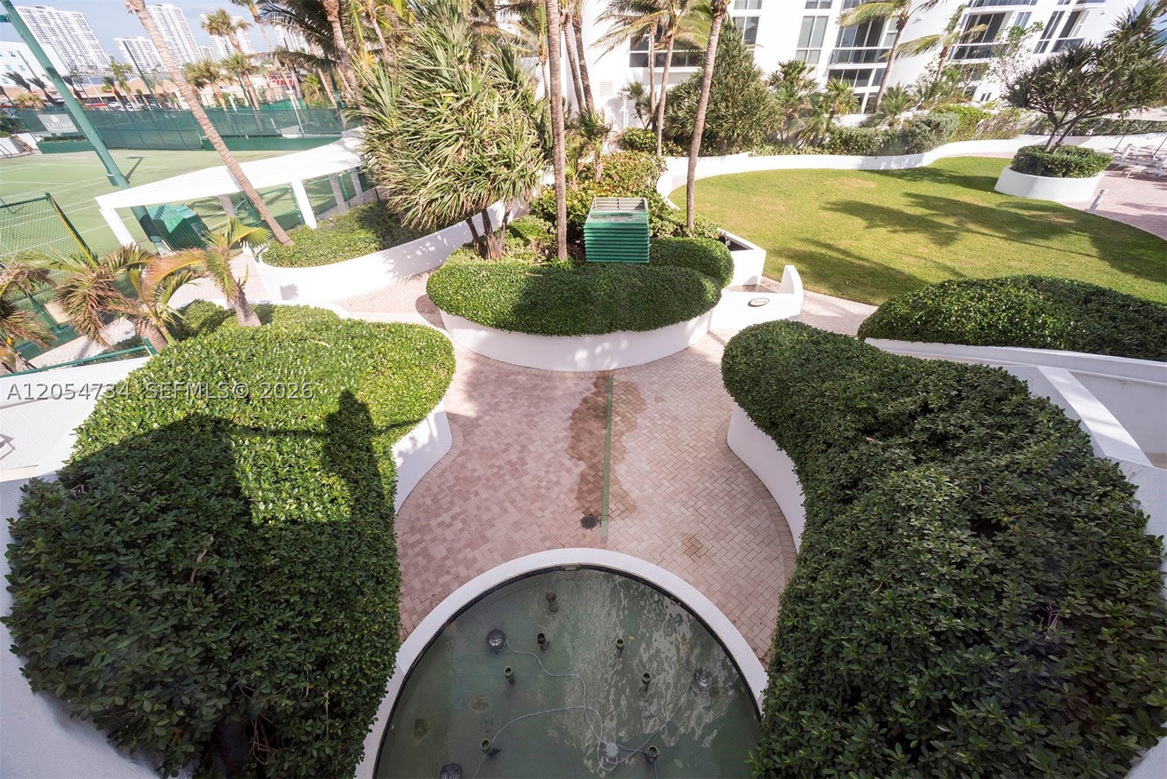 TRUMP INTERNATIONAL SONES - Residential