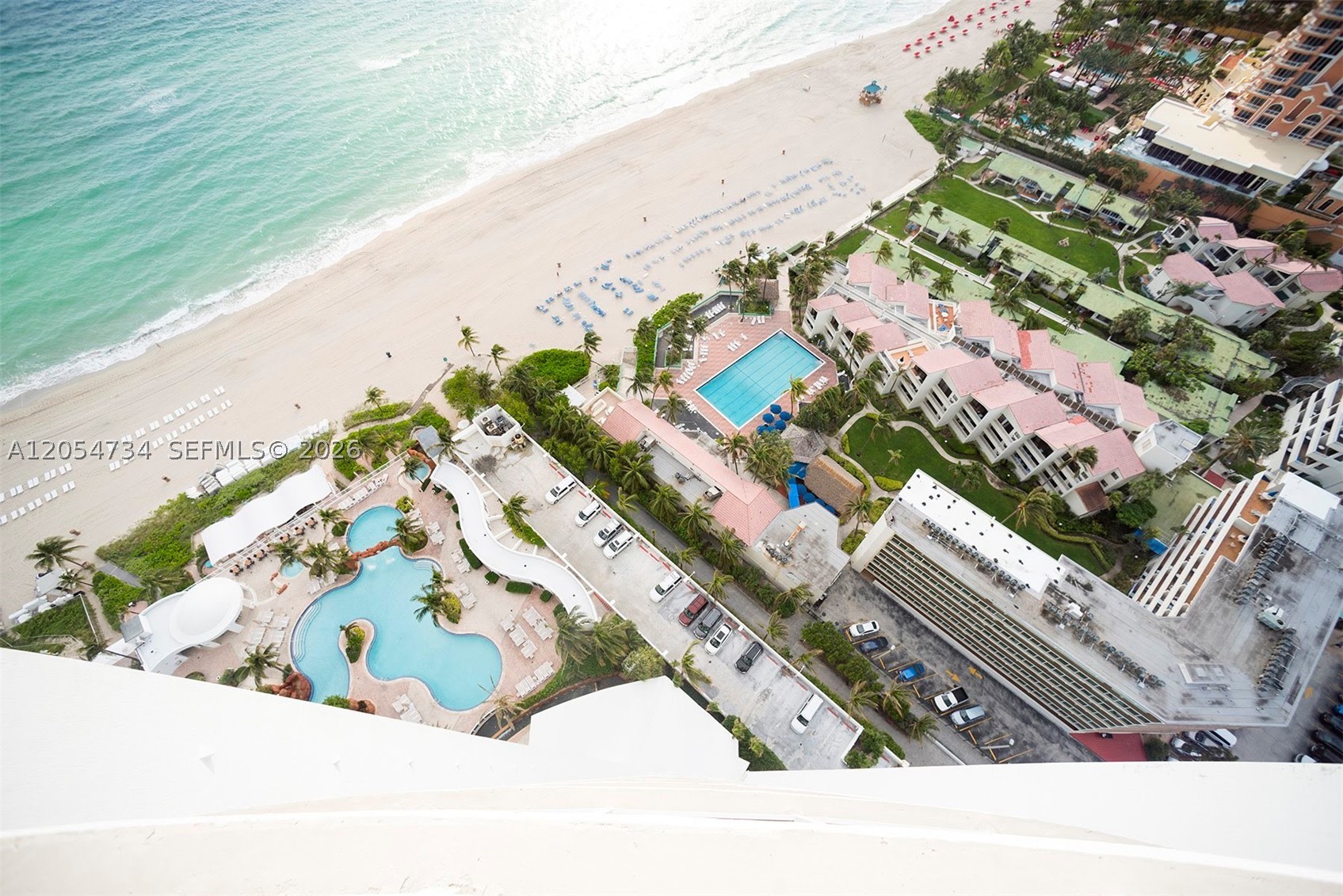 TRUMP INTERNATIONAL SONES - Residential