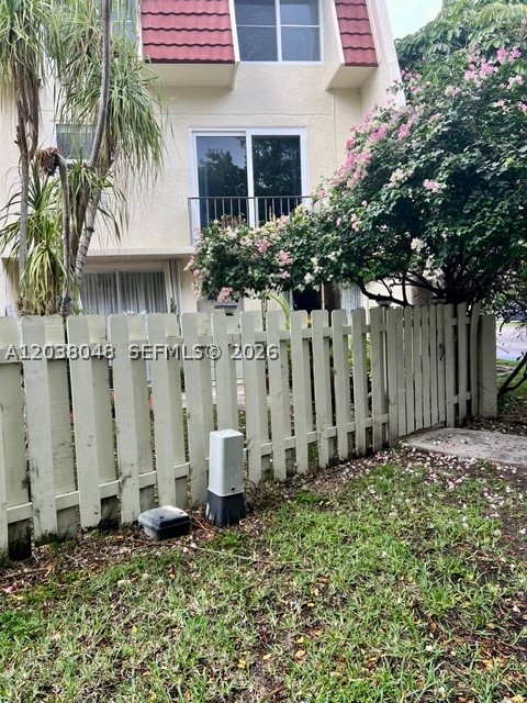NORTHGATE TOWNHOUSE CONDO - Residential