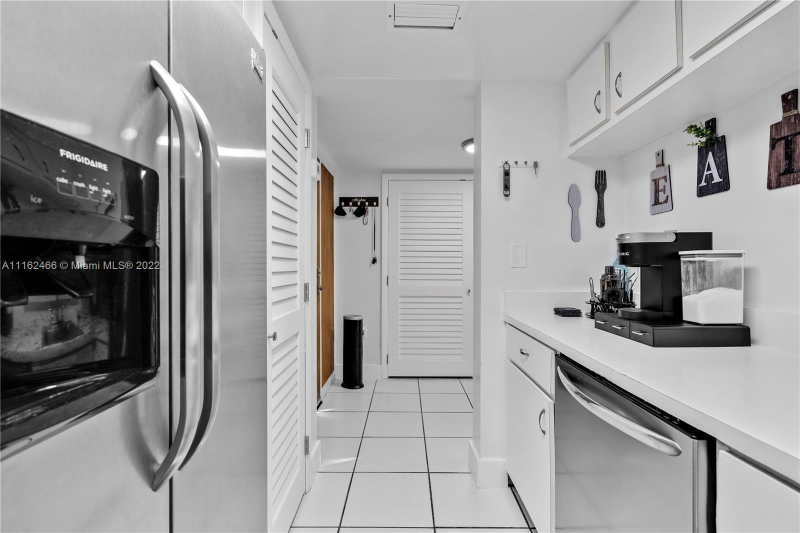 CORAL TOWERS CONDO - Residential
