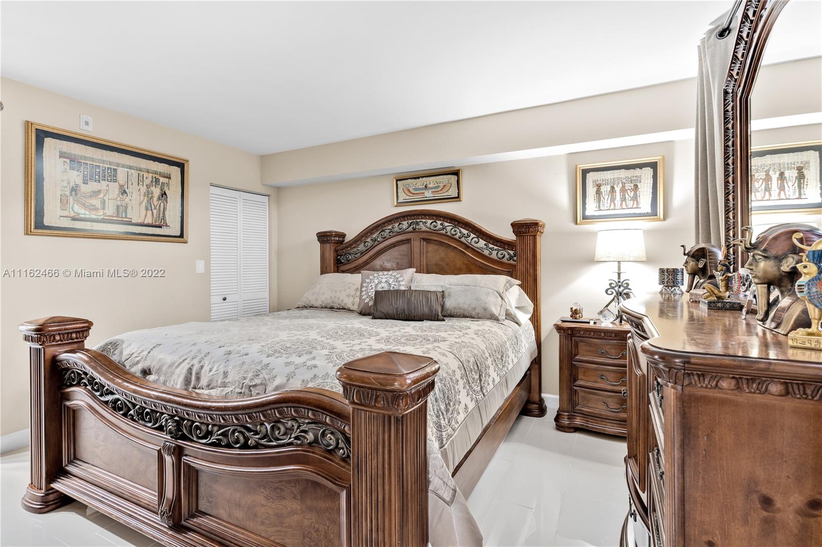 CORAL TOWERS CONDO - Residential
