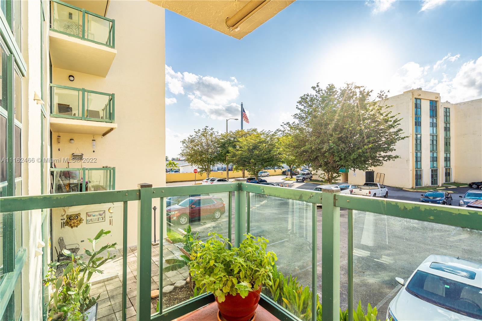 CORAL TOWERS CONDO - Residential