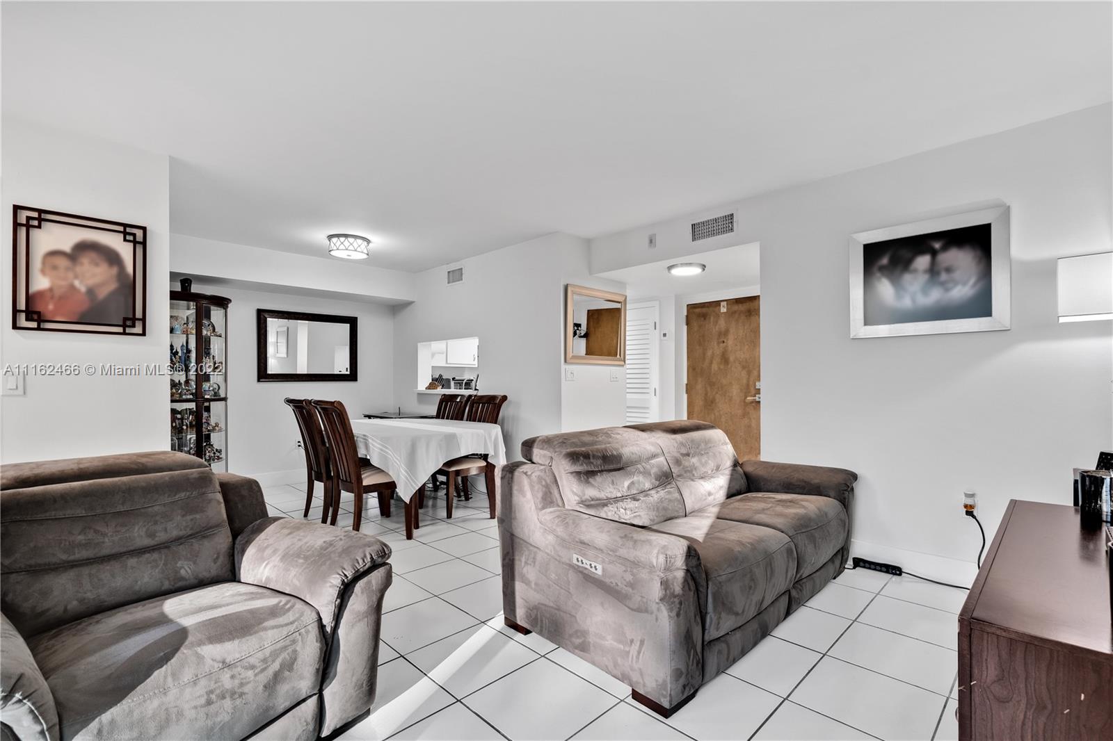 CORAL TOWERS CONDO - Residential