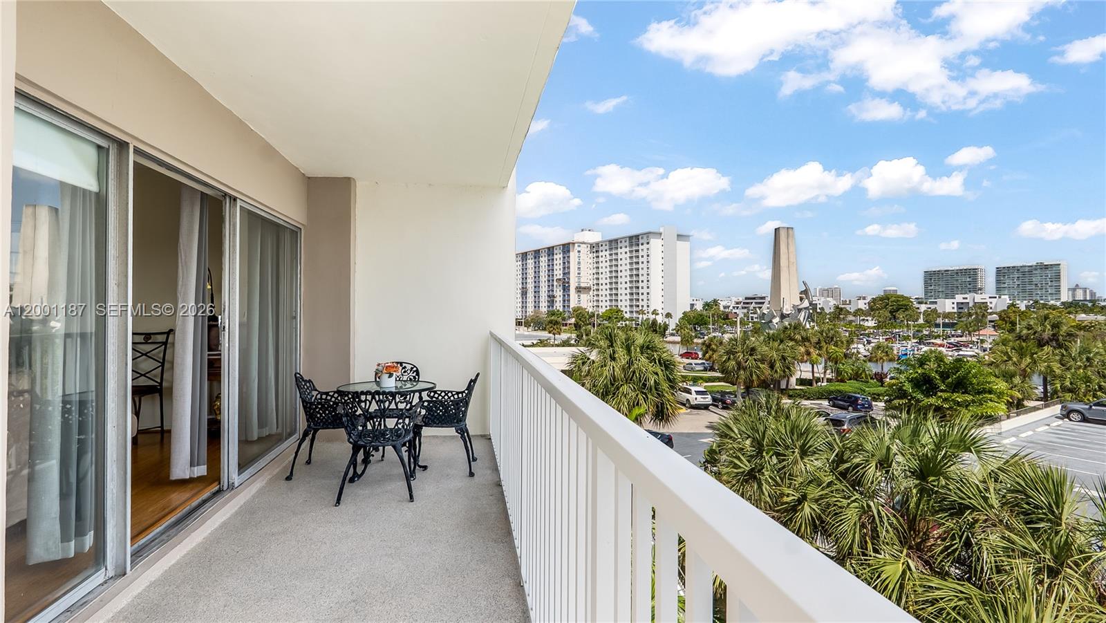 ARLEN HOUSE CONDO - Residential