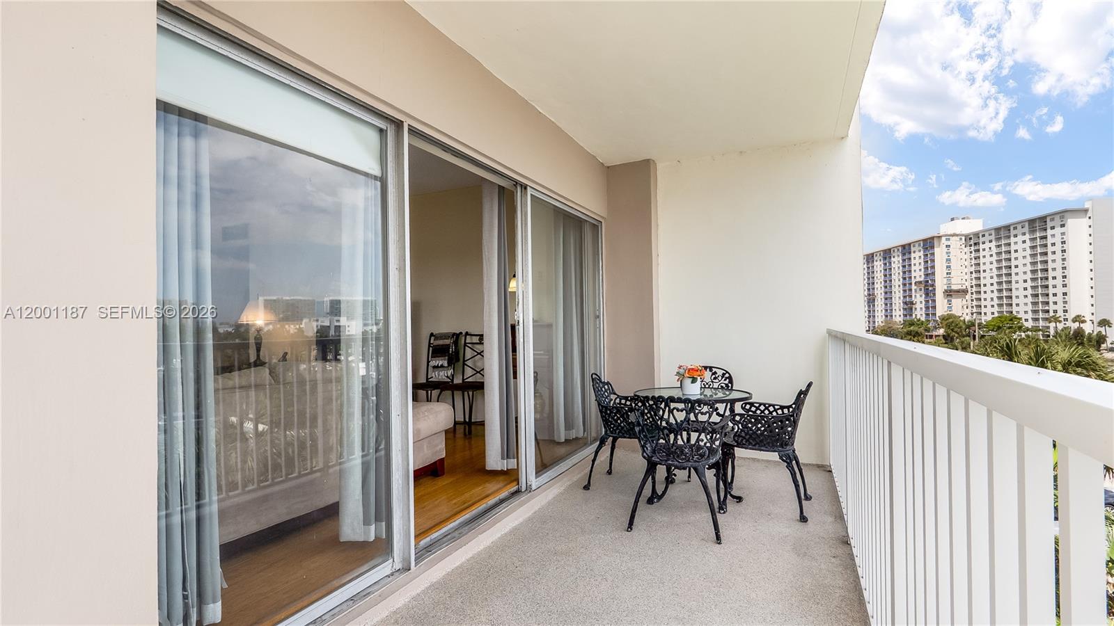 ARLEN HOUSE CONDO - Residential