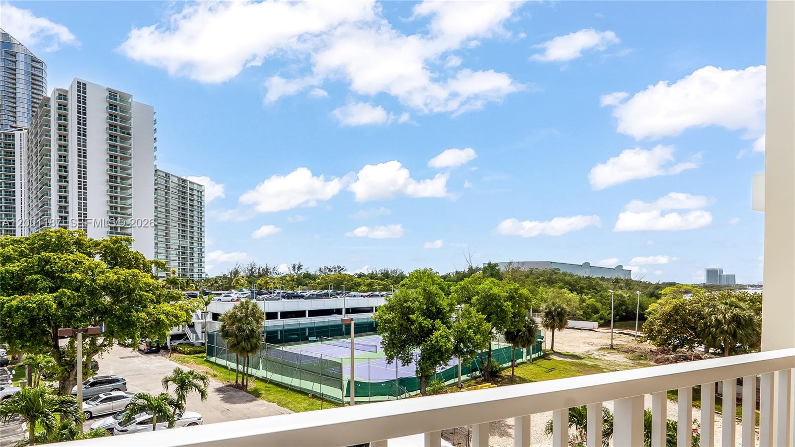 ARLEN HOUSE CONDO - Residential