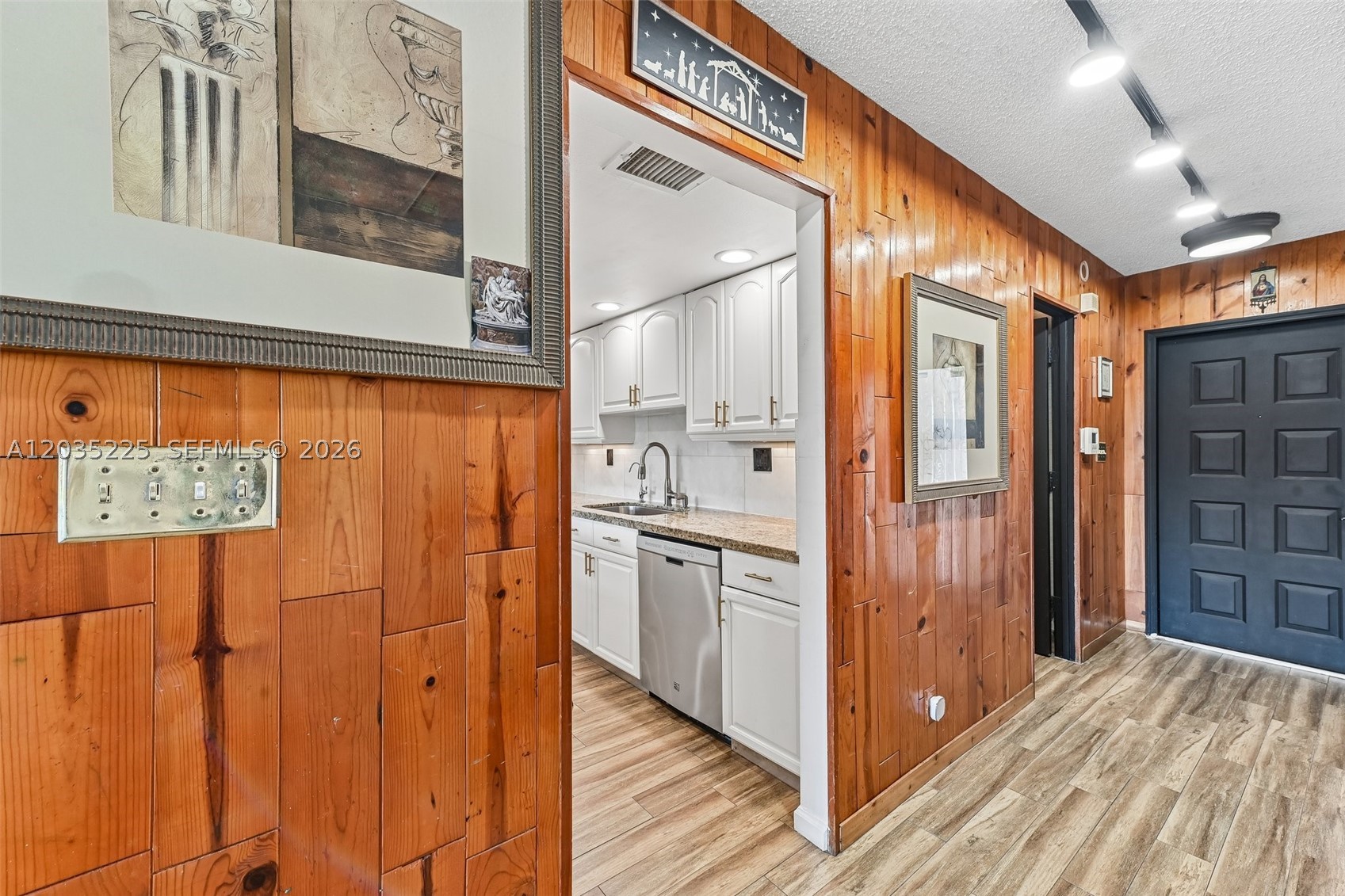 COQUINA LAKES - Residential