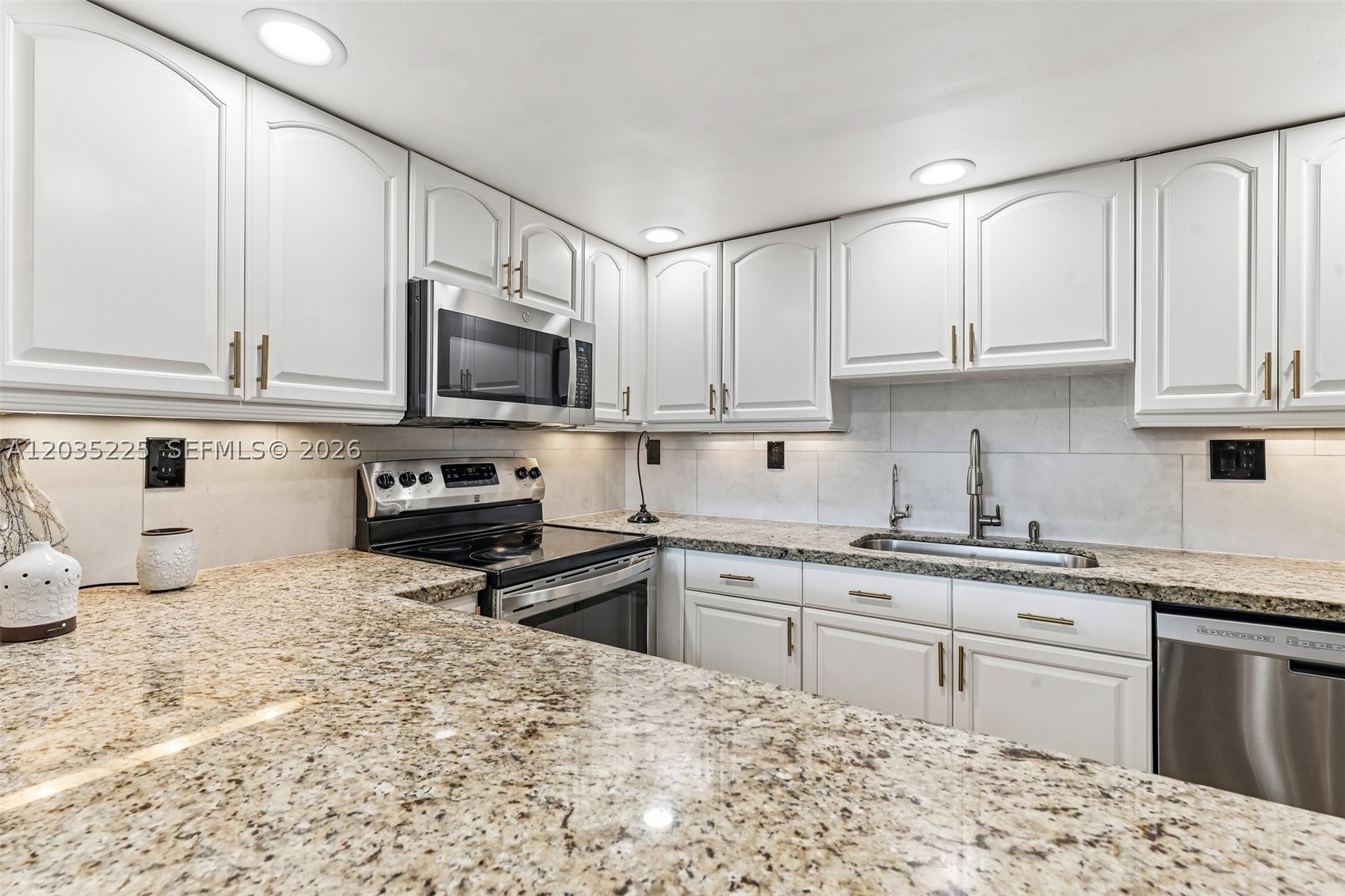 COQUINA LAKES - Residential