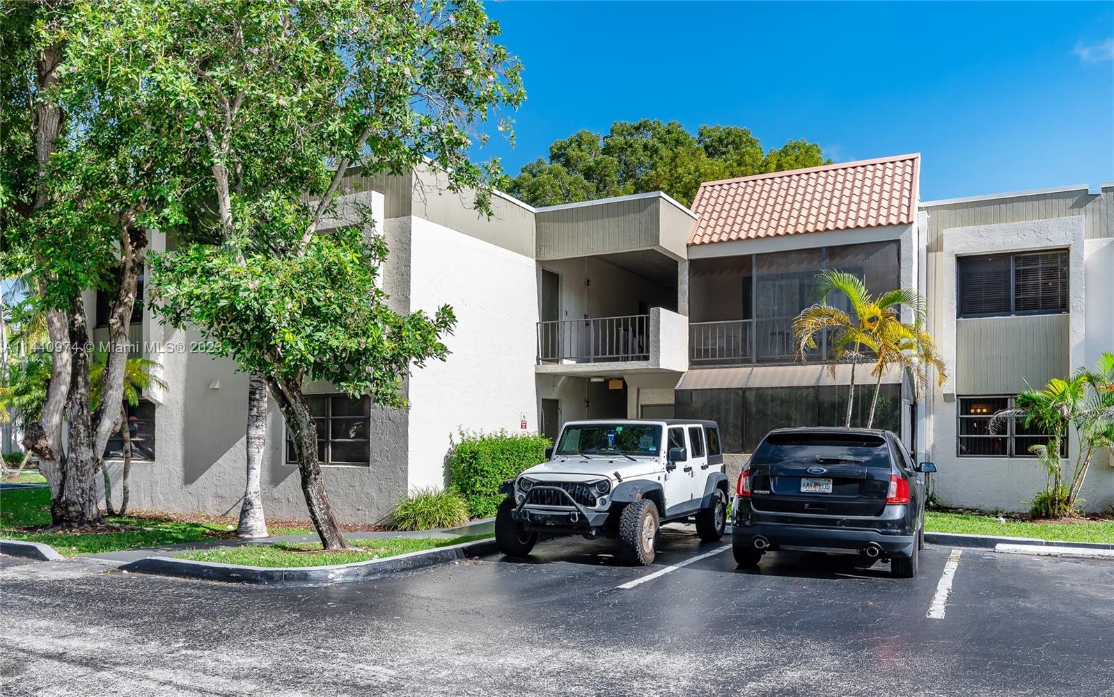 VENETIAN PALMS CONDO - Residential Lease