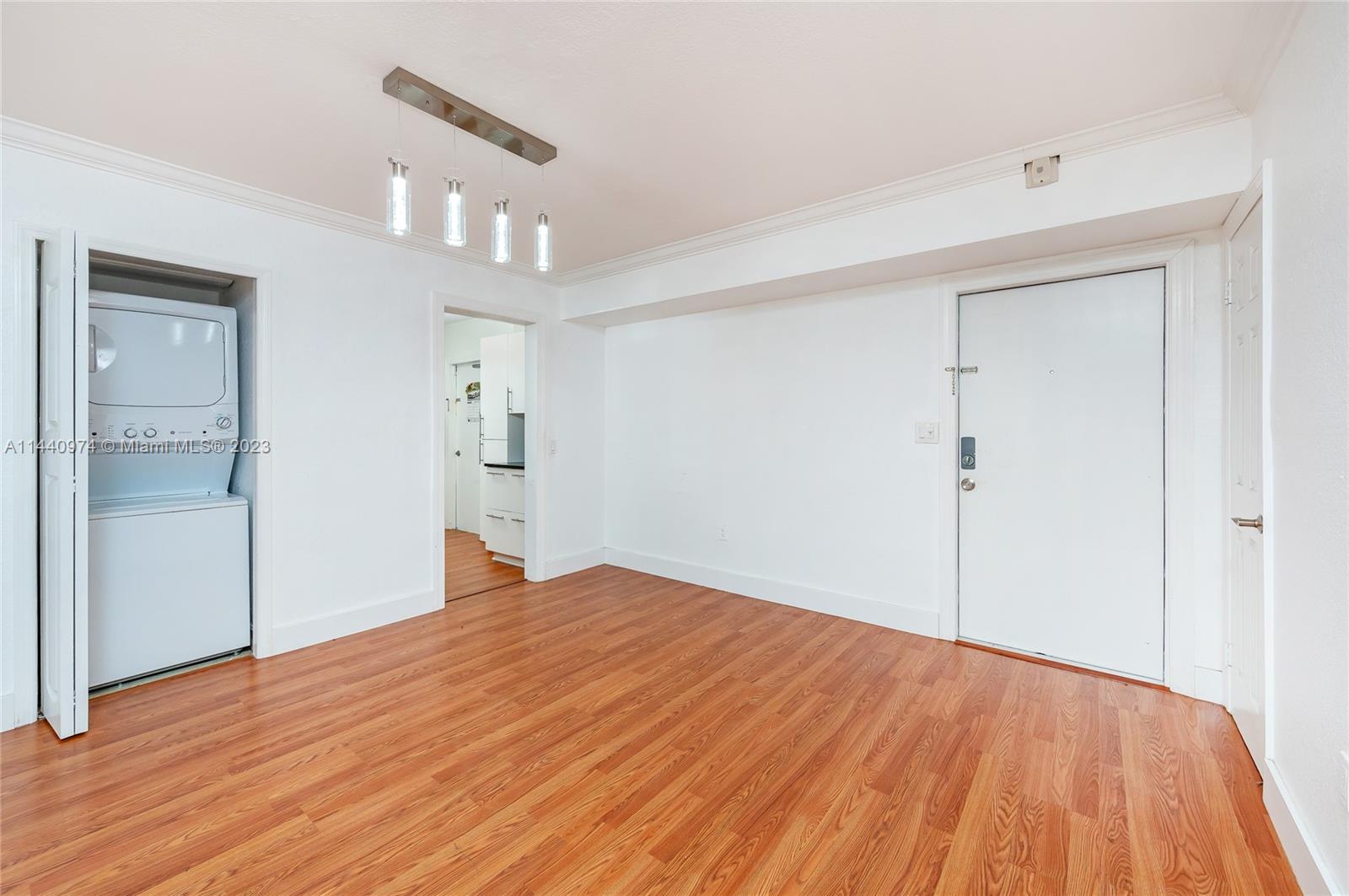 VENETIAN PALMS CONDO - Residential Lease