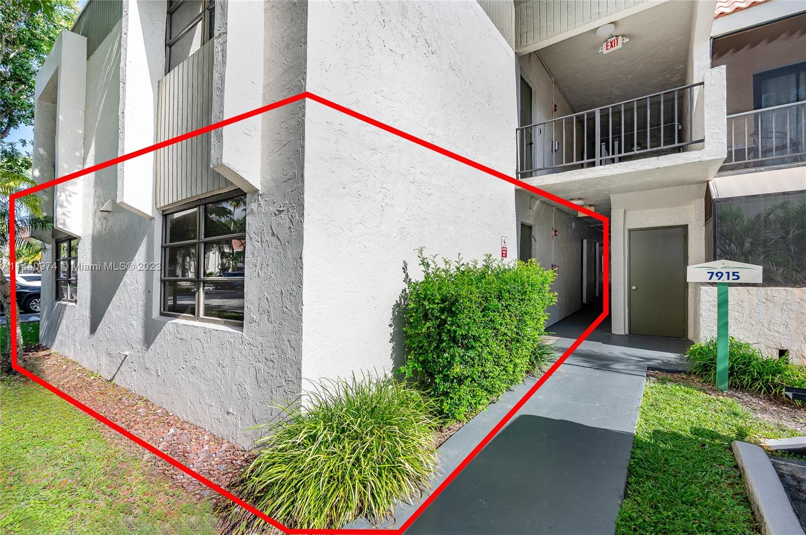 VENETIAN PALMS CONDO - Residential Lease
