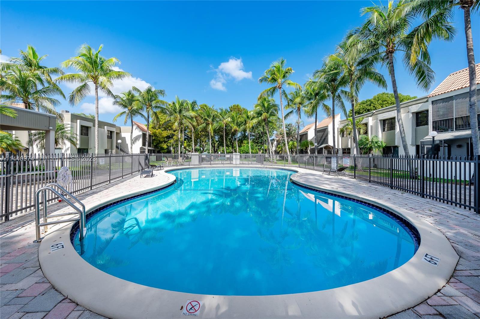 VENETIAN PALMS CONDO - Residential Lease