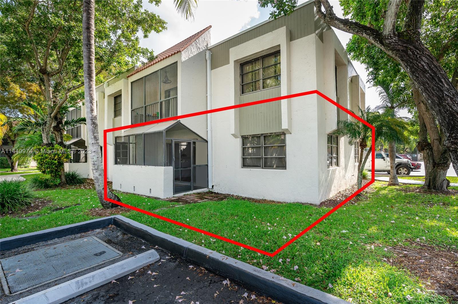 VENETIAN PALMS CONDO - Residential Lease