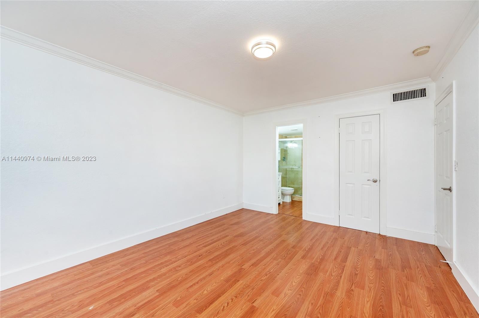 VENETIAN PALMS CONDO - Residential Lease