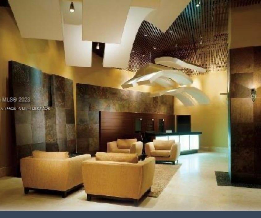 PARC CENTRAL AVENTURA SOU - Residential Lease
