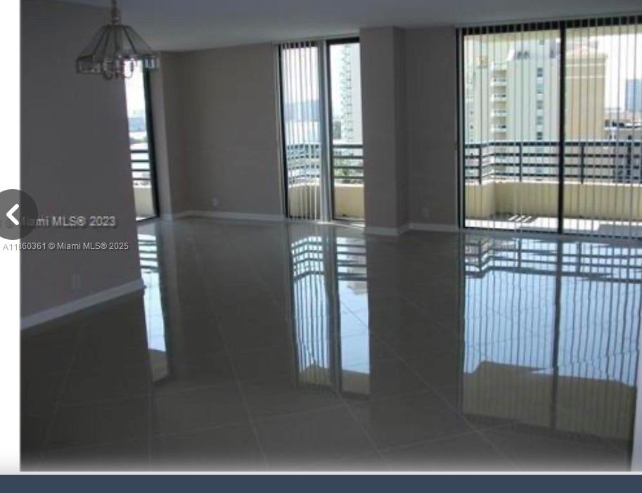 PARC CENTRAL AVENTURA SOU - Residential Lease