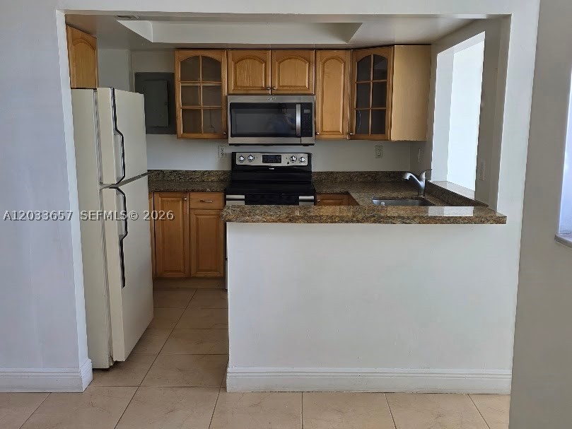 VERSAILLE GARDENS I CONDO - Residential Lease
