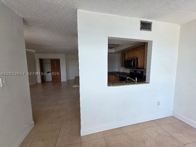 VERSAILLE GARDENS I CONDO - Residential Lease