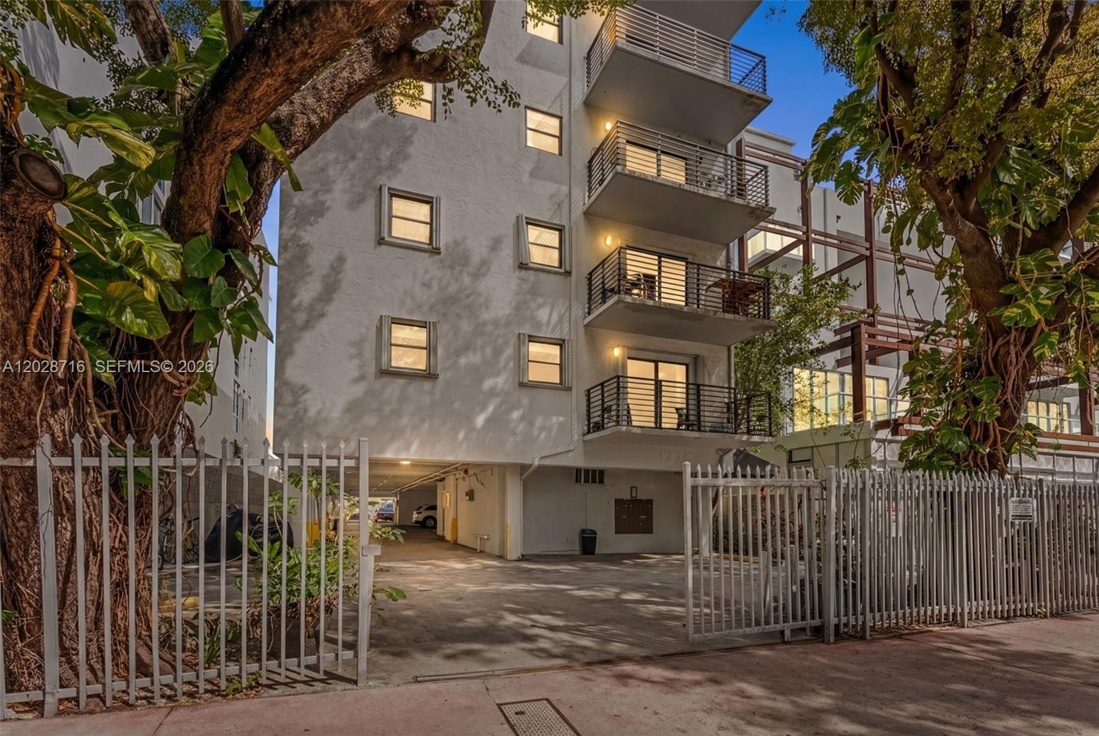 ROYAL WEST CONDO - Residential Lease