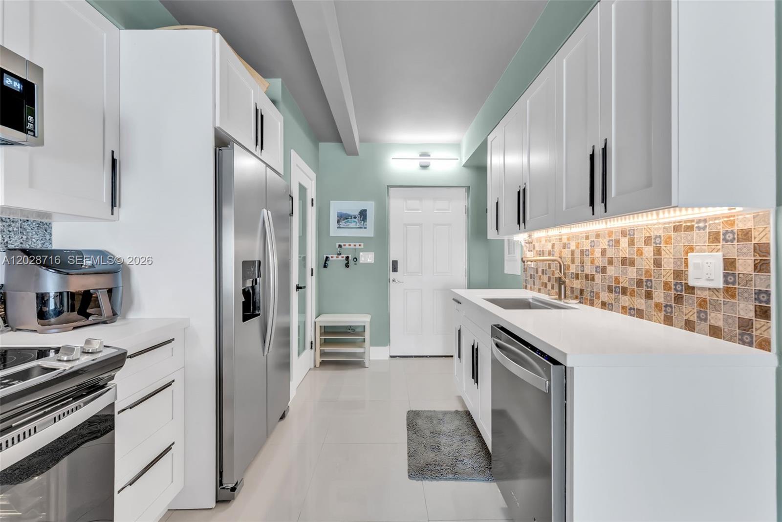 ROYAL WEST CONDO - Residential Lease