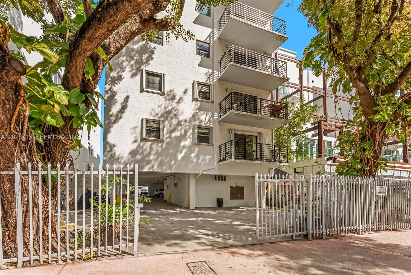 ROYAL WEST CONDO - Residential Lease