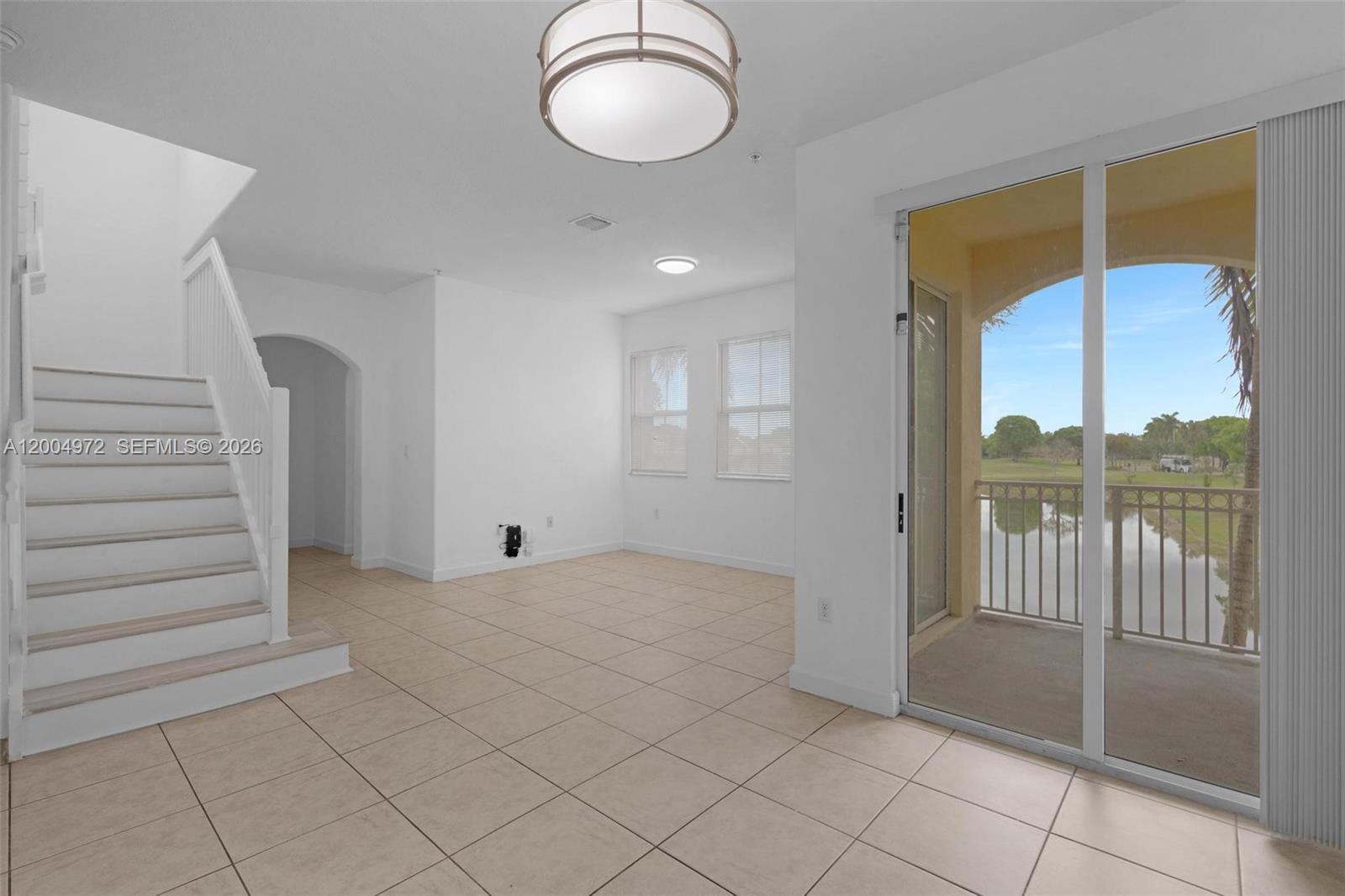 FONTAINBLEAU LAKES COURTY - Residential