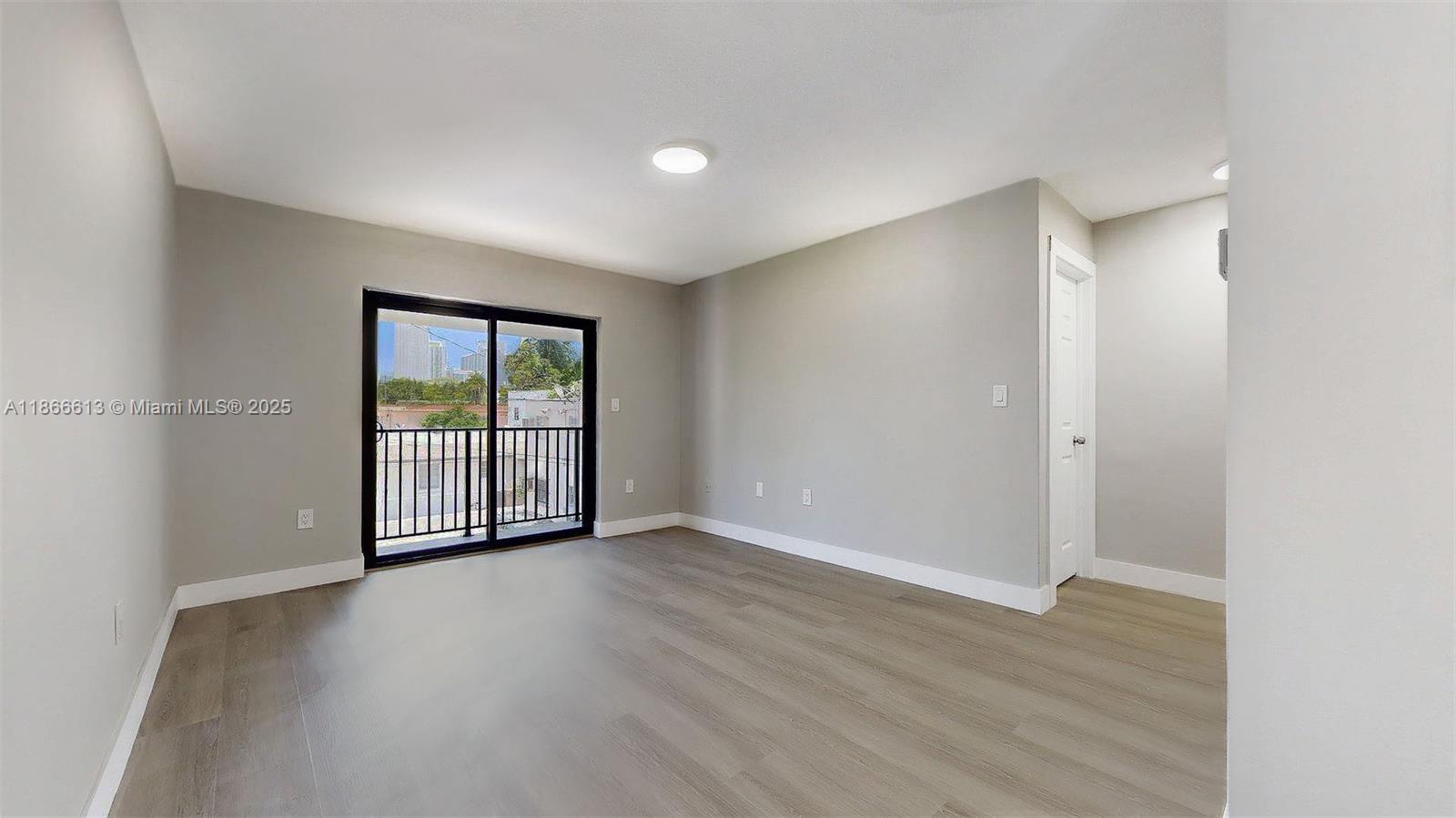 BRICKELL RIVERVIEW - Residential Lease