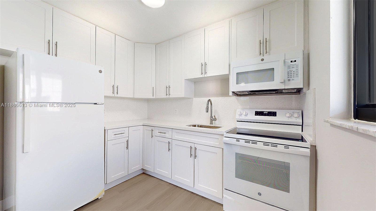 BRICKELL RIVERVIEW - Residential Lease