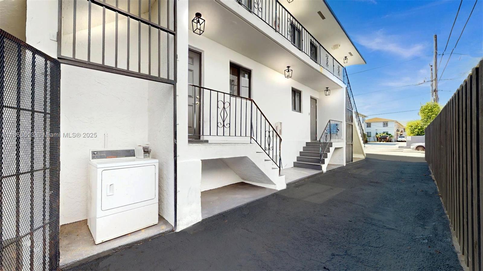 BRICKELL RIVERVIEW - Residential Lease