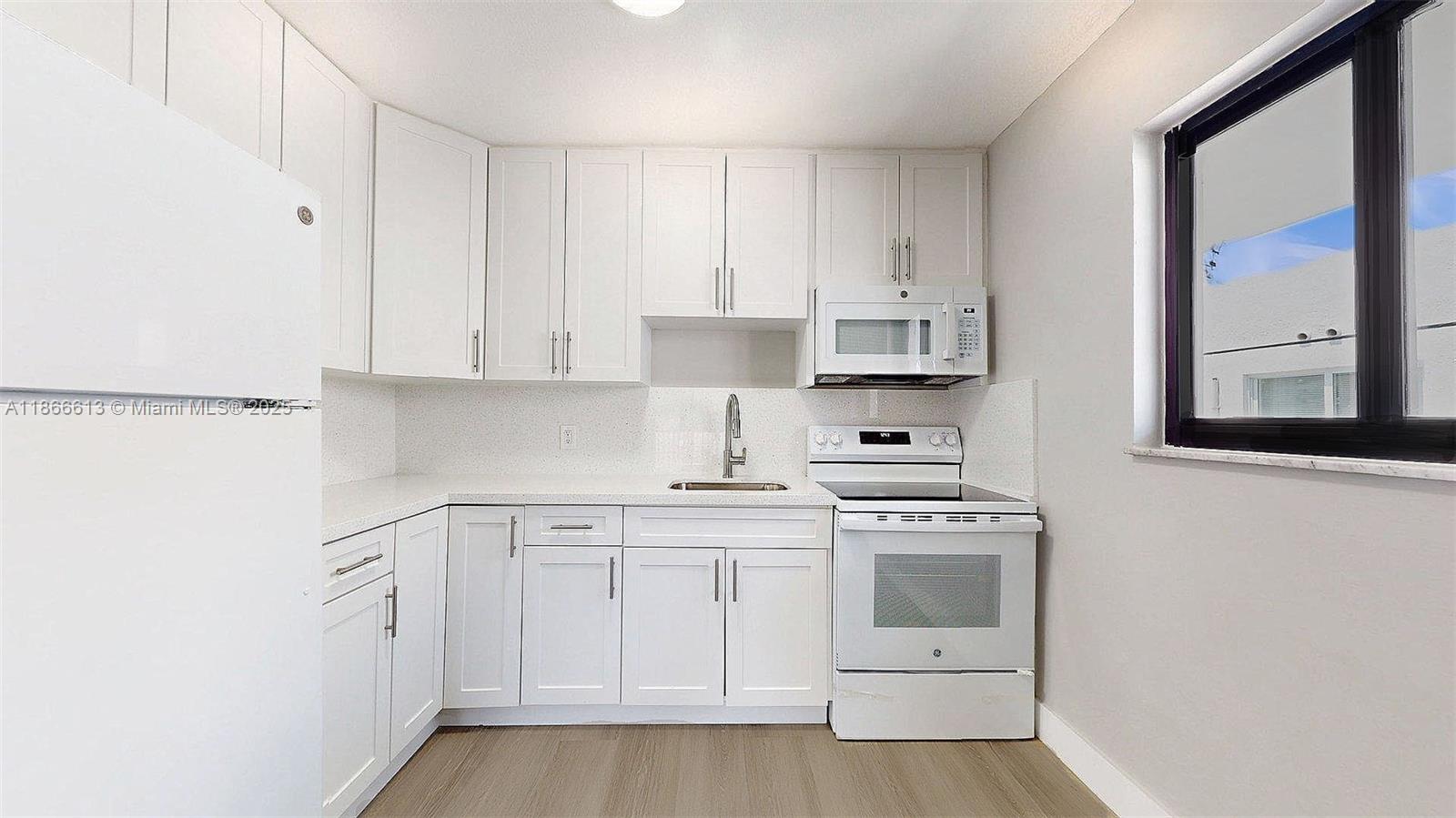 BRICKELL RIVERVIEW - Residential Lease
