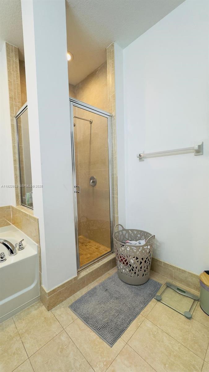 FONTAINEBLEAU WEST NORTH - Residential