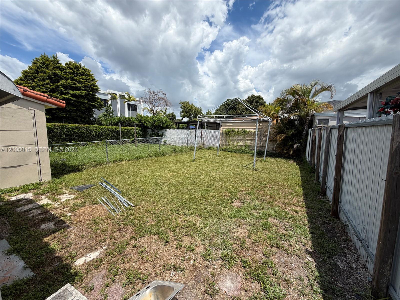 SILVER BLUFF GARDENS - Residential