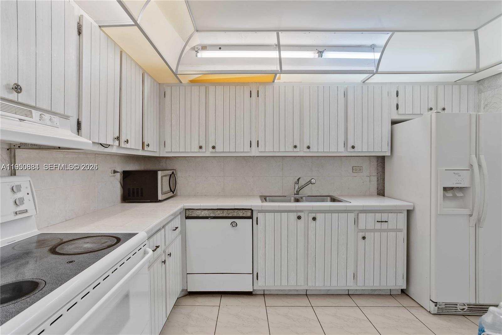 MAISON GRANDE CONDO - Residential