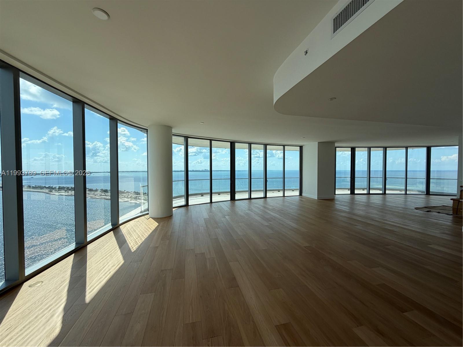 UNA Residences - Residential