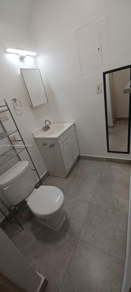 PLAYLAND ISLES - Residential Lease