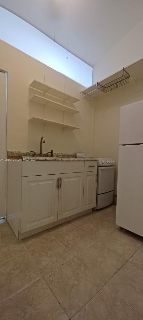 PLAYLAND ISLES - Residential Lease