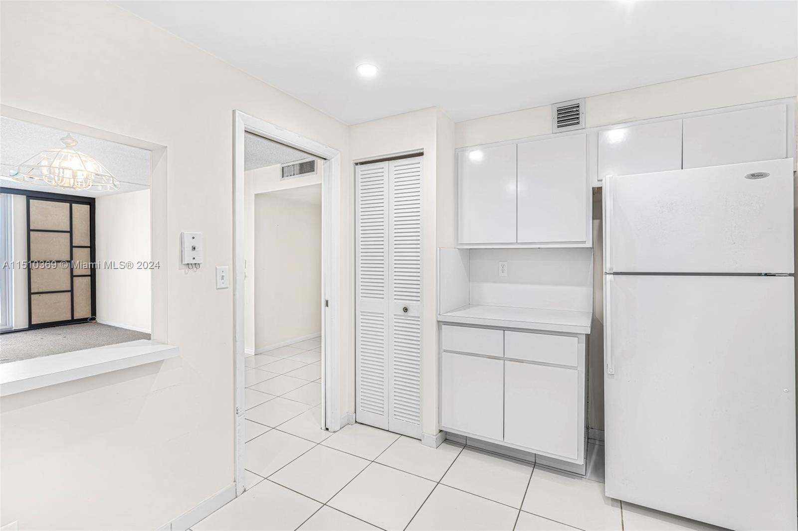 CAMBRIDGE TOWERS CONDO - Residential