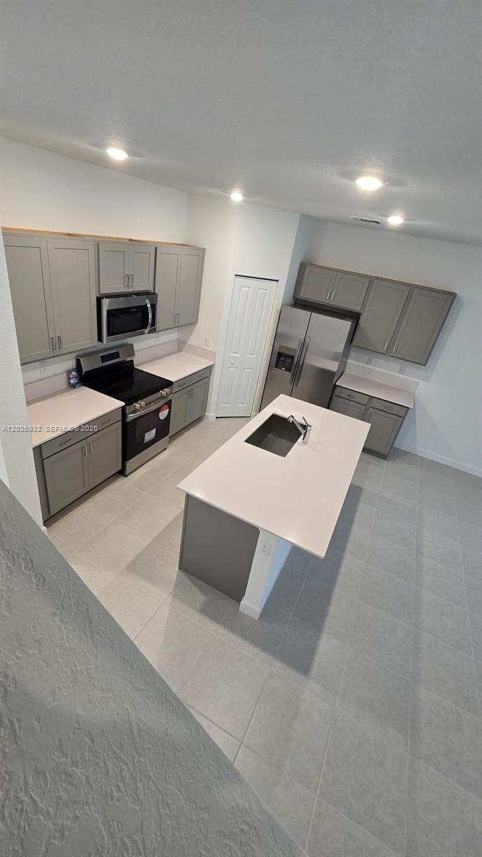 LAKESHORE AT THE FOUNTAIN - Residential Lease