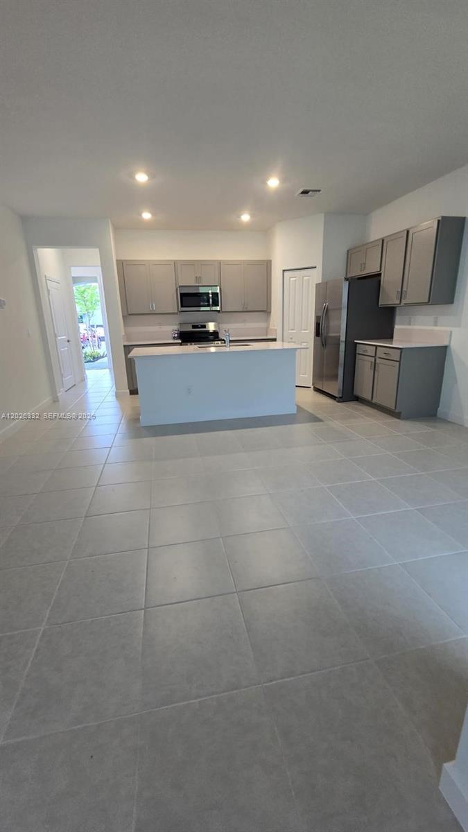 LAKESHORE AT THE FOUNTAIN - Residential Lease