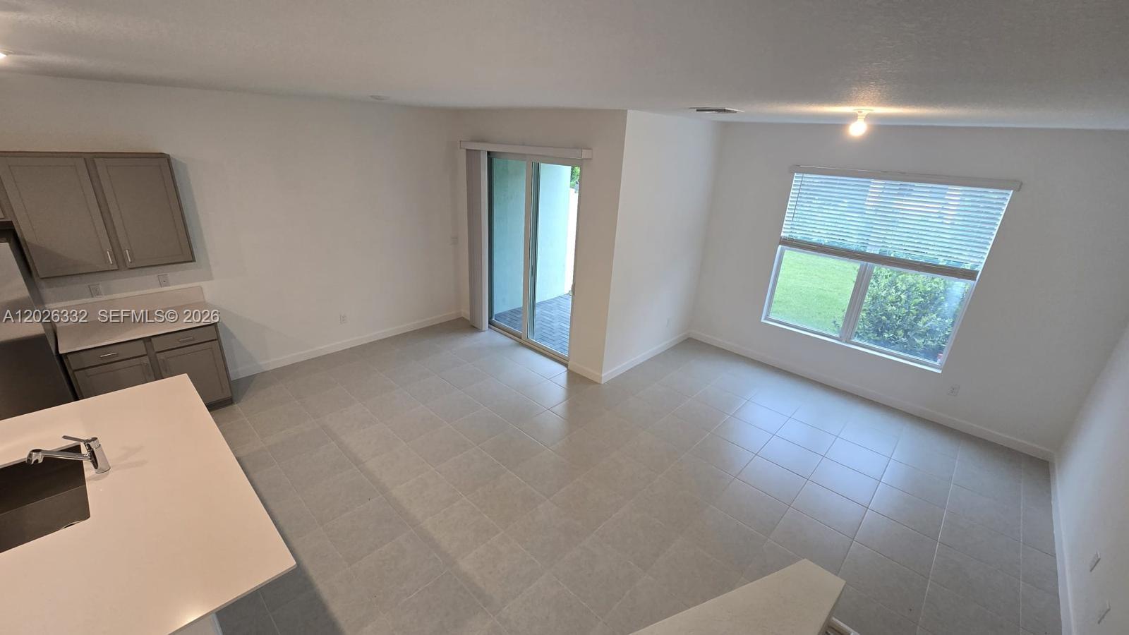 LAKESHORE AT THE FOUNTAIN - Residential Lease