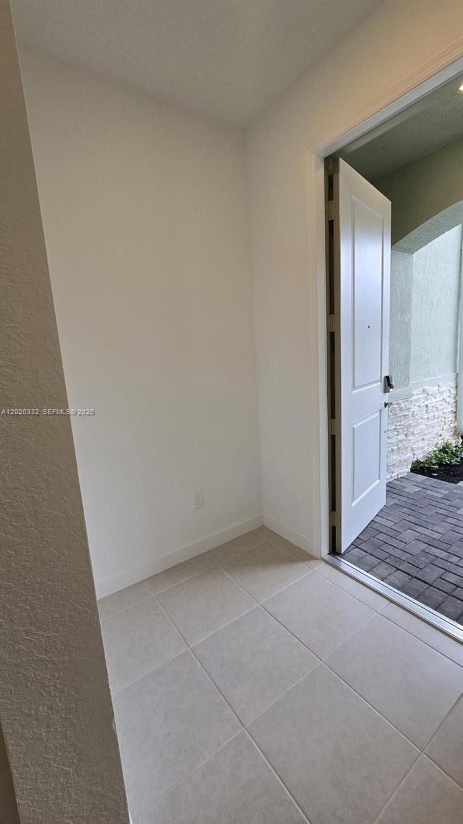 LAKESHORE AT THE FOUNTAIN - Residential Lease