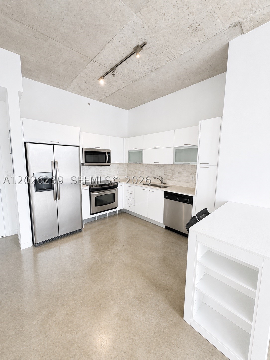 THE LOFT DOWNTOWN II COND - Residential Lease