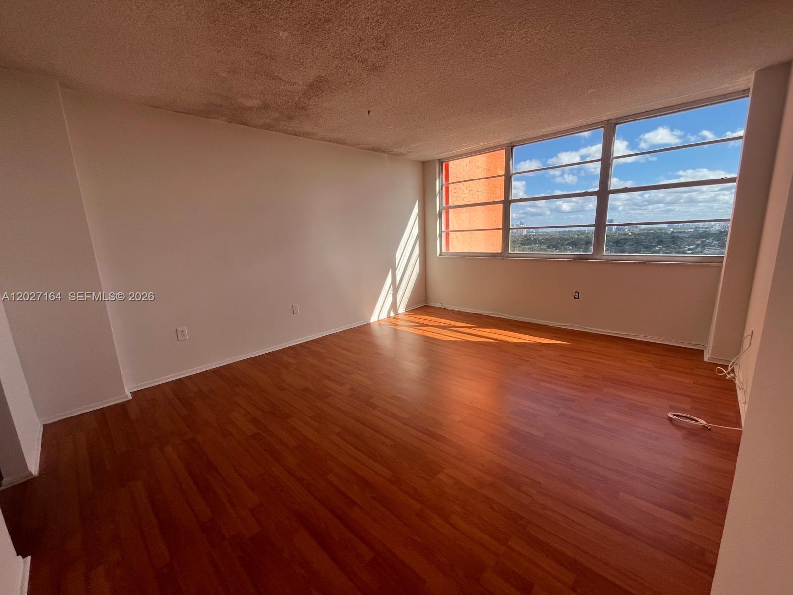BUCKLEY TOWERS CONDO - EA - Residential Lease