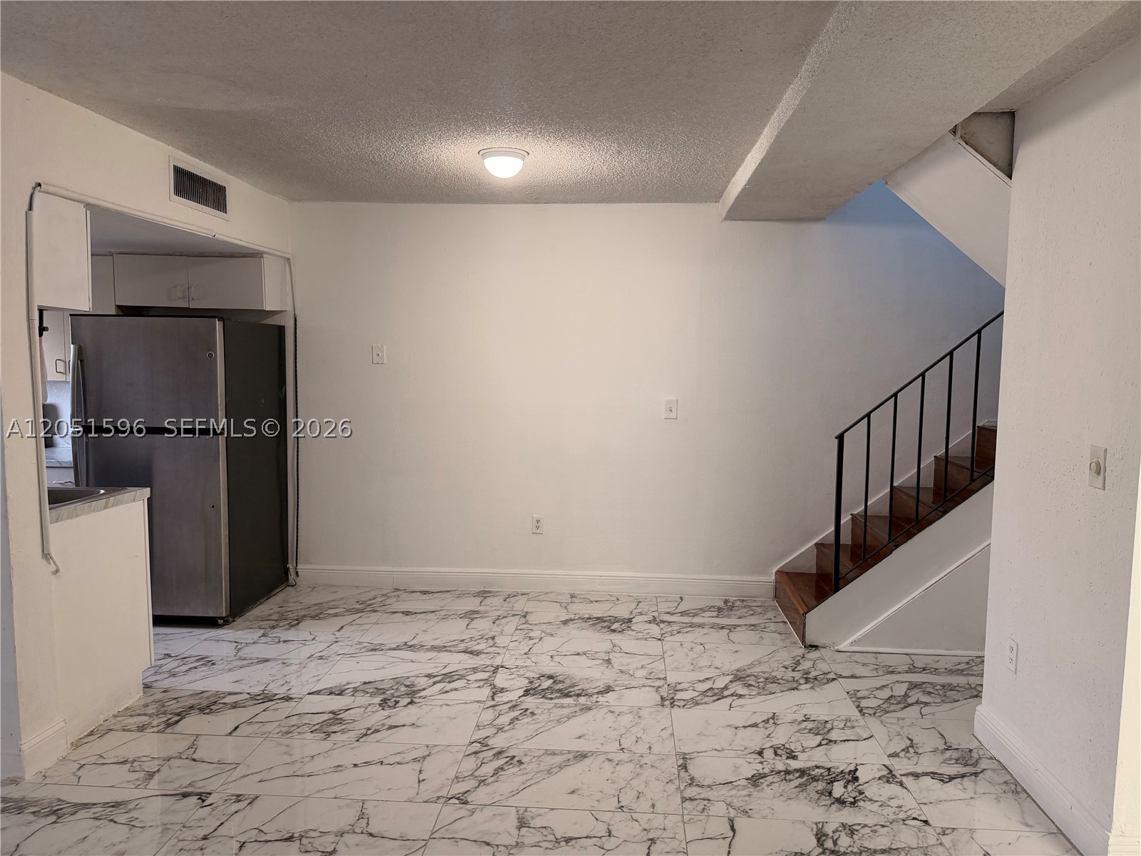 SOUTH WINDS CONDO WEST - Residential Lease