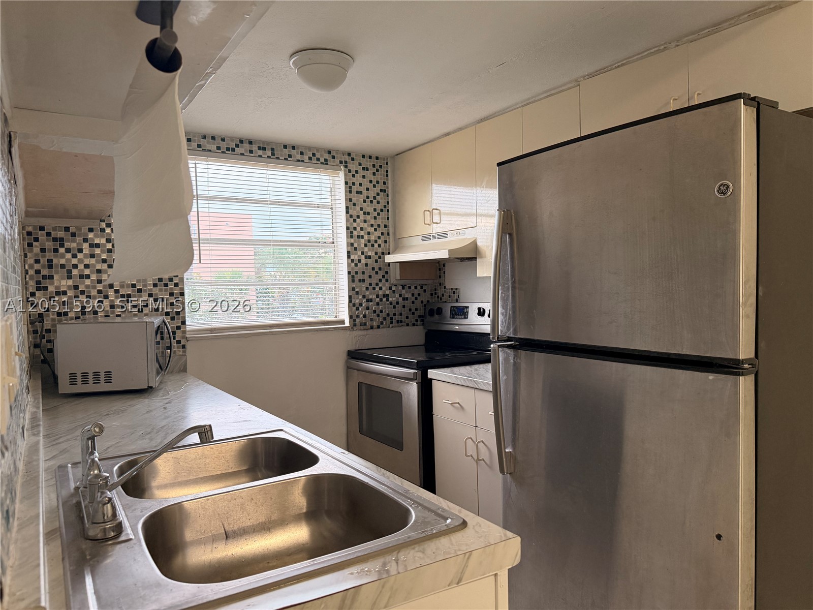 SOUTH WINDS CONDO WEST - Residential Lease